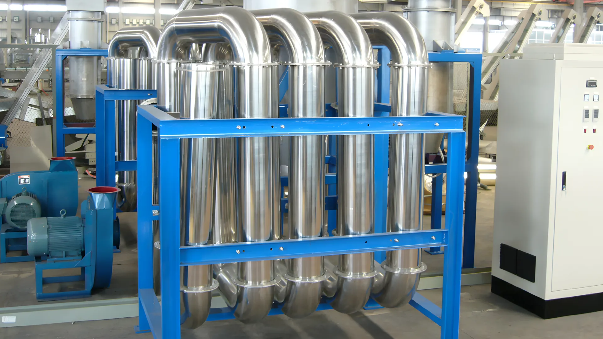 Industrial filtration system with stainless steel cylinders