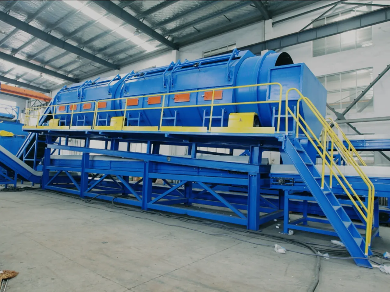 Blue trommel screen machine for sorting and separating recyclable materials